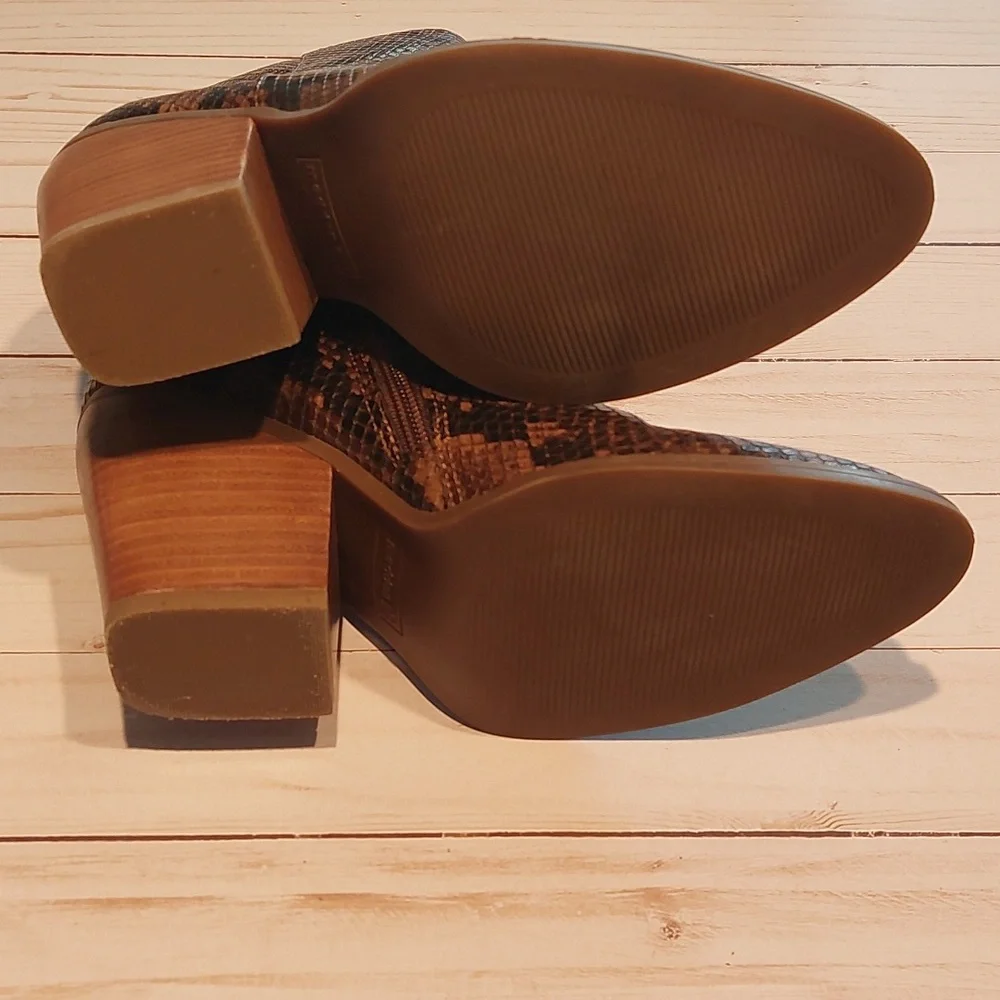 Snakeskin Ankle Boot - Picture 5 of 8